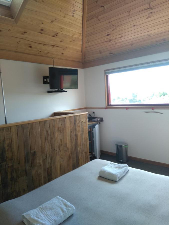 Cherry Top Farmstay - Boutique Eco Village Lilydale Bagian luar foto