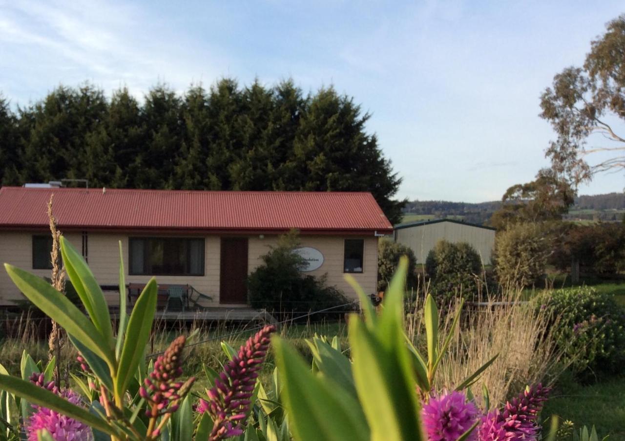 Cherry Top Farmstay - Boutique Eco Village Lilydale Bagian luar foto